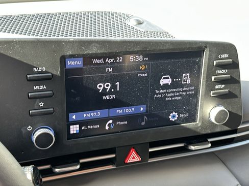 Used 2022 Hyundai Elantra SE FWD image 12