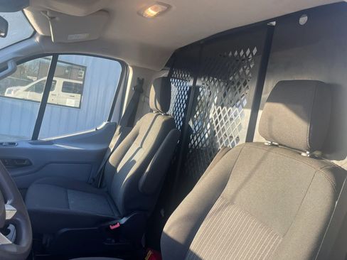 Used 2018 Ford Transit 250 130 Low Roof w/ Exterior Upgrade Package RWD image 18