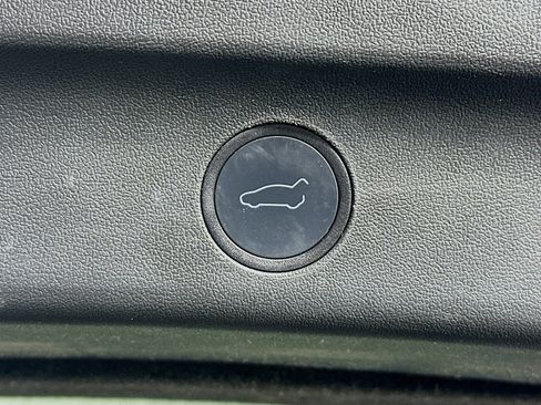 Used 2021 Tesla Model Y Performance AWD/4WD image 28