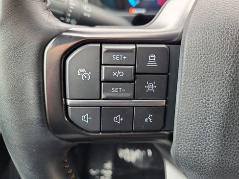 Certified 2023 Ford F450 Platinum w/ FX4 Off-Road Package AWD/4WD image 5