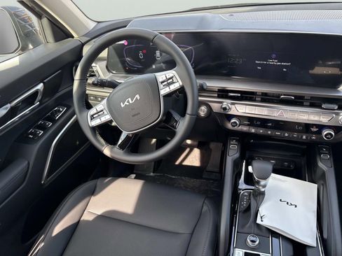 New 2025 Kia Telluride S image 14