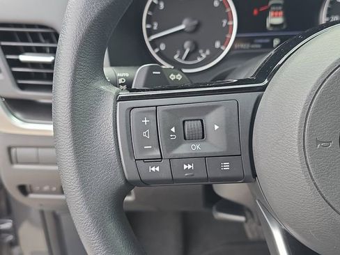 Certified 2023 Nissan Rogue SV FWD image 30