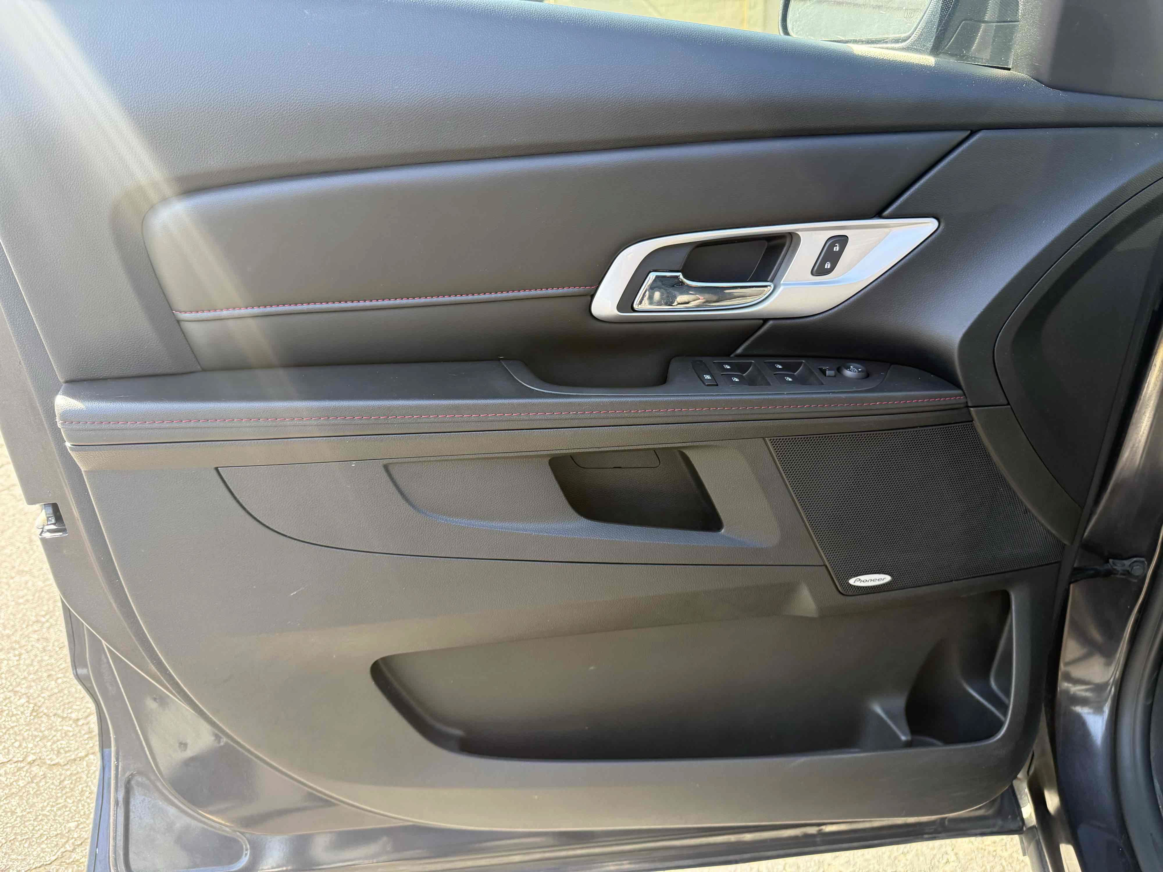 Used 2015 GMC Terrain SLT FWD image 19