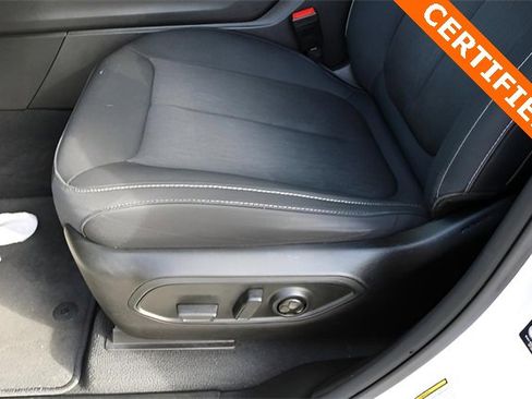 Used 2023 Jeep Grand Cherokee Laredo image 12