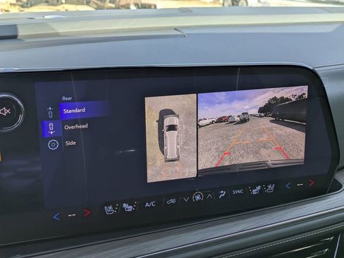 New 2026 Chevrolet Suburban Premier image 24