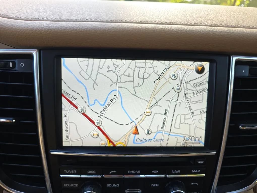 Used 2011 Porsche Panamera 4 AWD/4WD image 27
