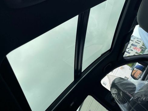 Used 2023 VinFast VF 8 Plus image 7