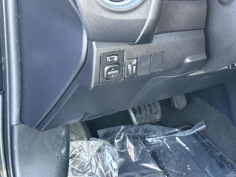 Used 2017 Toyota Corolla LE w/ Carpet Mat Package (TMS) image 12