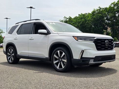 Used 2024 Honda Pilot Elite image 6