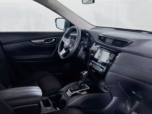 Used 2019 Nissan Rogue SV FWD image 8