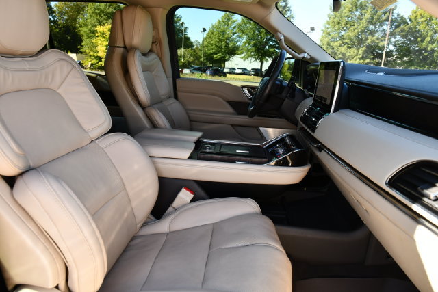 Used 2019 Lincoln Navigator Reserve AWD/4WD image 33