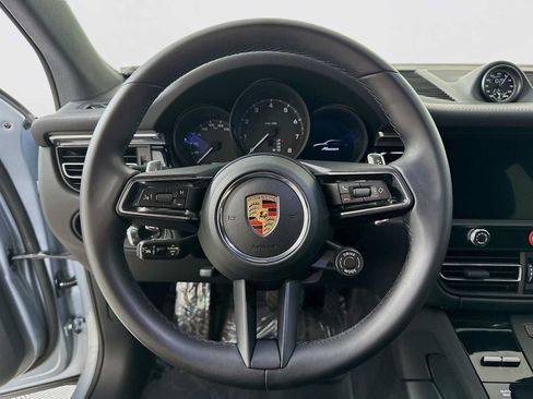 Certified 2026 Porsche Macan AWD/4WD image 14