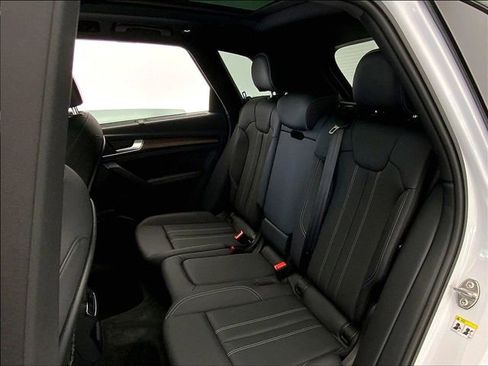 Used 2025 Audi Q5 e Premium Plus w/ Premium Plus Package AWD/4WD image 23