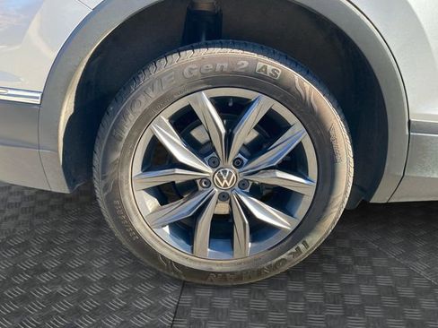 Used 2022 Volkswagen Tiguan SE image 37
