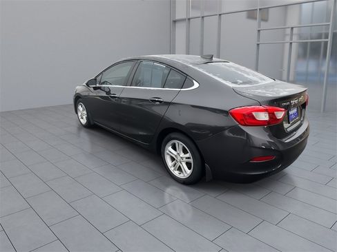 Used 2016 Chevrolet Cruze LT w/ Convenience Package image 6