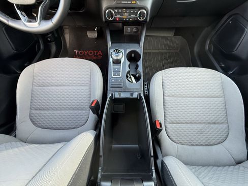 Used 2022 Ford Escape SE w/ SE Sport Appearance Package image 18