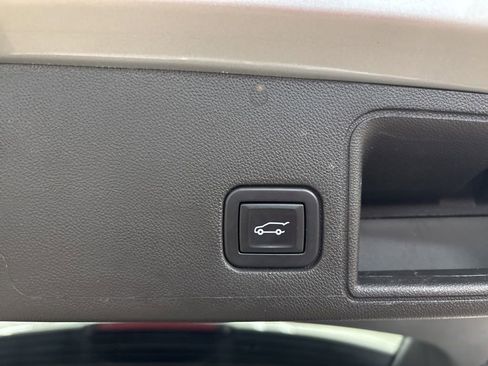 Used 2020 GMC Terrain Denali w/ Denali Premium Package AWD/4WD image 14