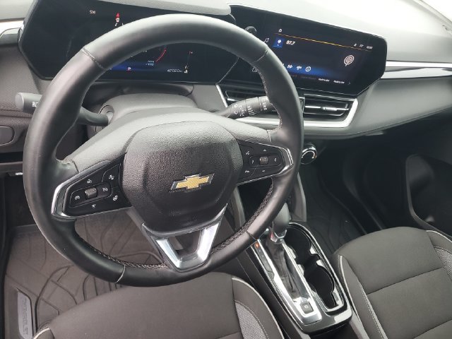 Used 2024 Chevrolet TrailBlazer LT w/ LT Cold Weather Package FWD image 16