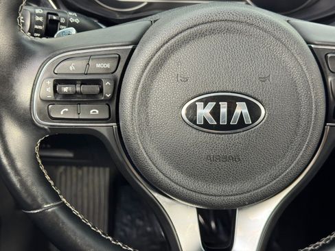 Used 2020 Kia Niro EX w/ Cold Weather Package image 19