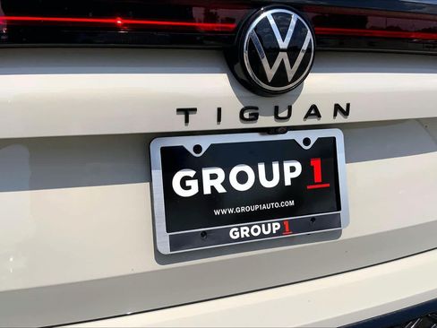 Used 2026 Volkswagen Tiguan SE R-Line FWD image 10