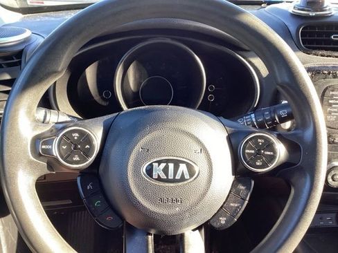 Used 2016 Kia Soul FWD image 25