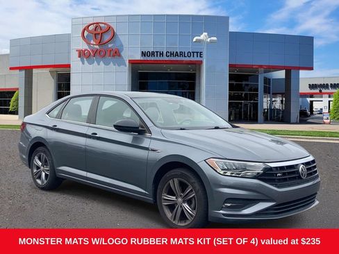 Used 2019 Volkswagen Jetta R-Line FWD image 1
