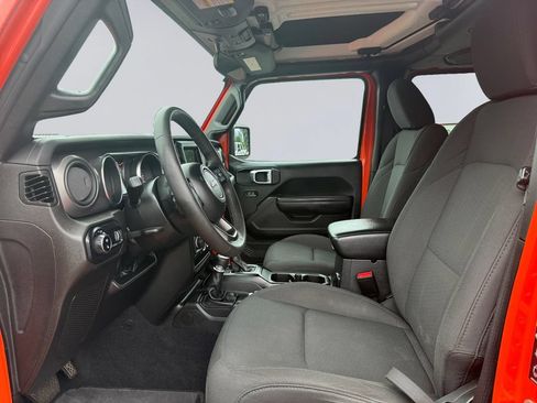 Used 2023 Jeep Gladiator Sport AWD/4WD image 11
