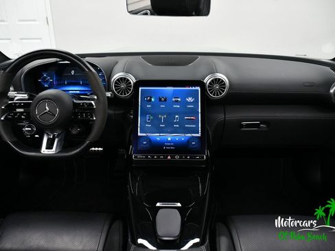 Used 2022 Mercedes-Benz SL 63 AMG 4MATIC image 38