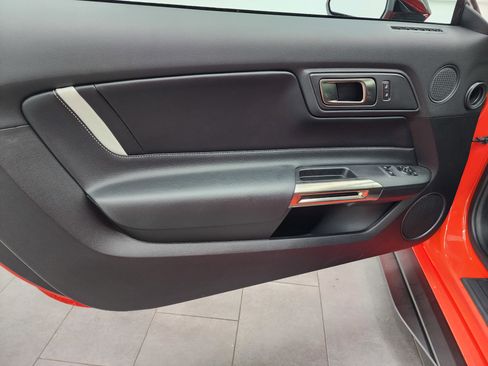 Used 2022 Ford Mustang Shelby GT500 w/ Technology Package image 33