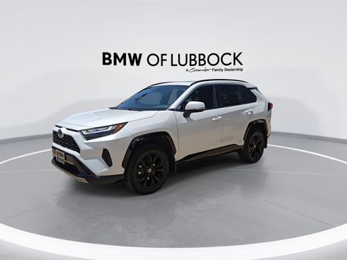 Used 2024 Toyota RAV4 SE w/ Convenience Package AWD/4WD image 4