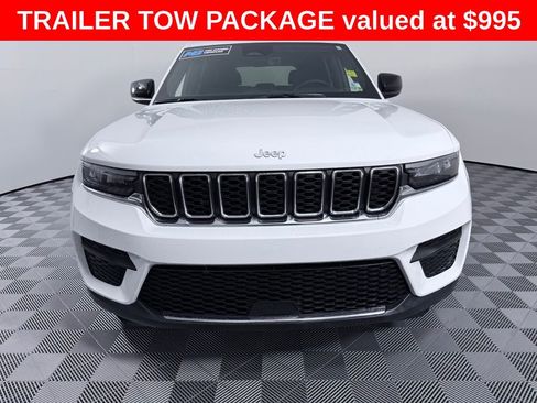 Used 2025 Jeep Grand Cherokee Laredo X w/ Luxury Tech Group I image 3