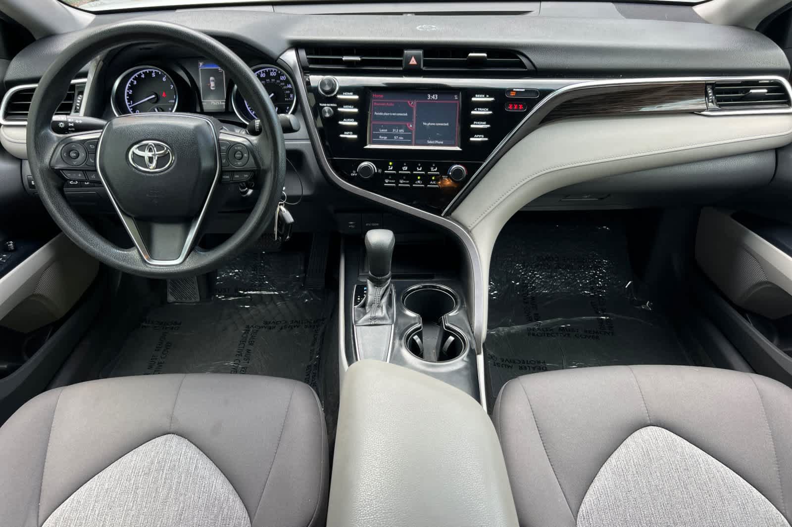 Used 2018 Toyota Camry LE FWD image 3
