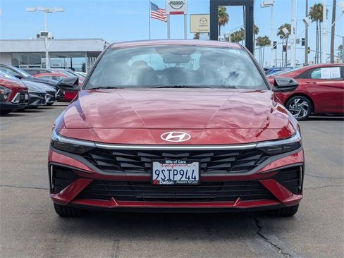 Used 2025 Hyundai Elantra Sport image 2