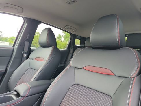 New 2026 Nissan Kicks SR AWD/4WD image 25