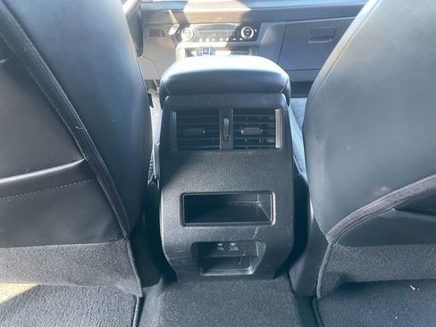 Used 2022 Mitsubishi Outlander SE image 27