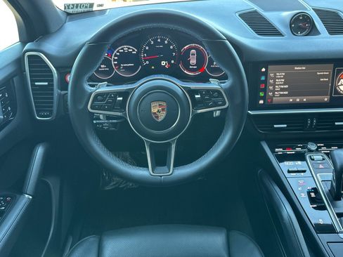 Certified 2023 Porsche Cayenne w/ Premium Package AWD/4WD image 14