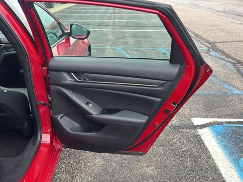 Used 2021 Honda Accord Sport image 8