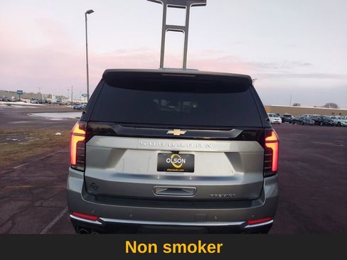 Used 2025 Chevrolet Suburban Premier image 6