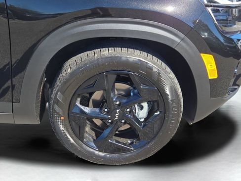 New 2026 Kia Seltos EX image 6