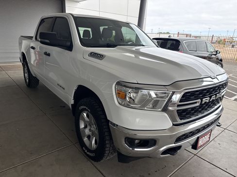 Used 2024 RAM 1500 Big Horn AWD/4WD image 4