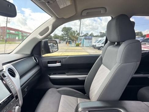 Used 2016 Toyota Tundra SR5 w/ SR5 Upgrade Package RWD image 17