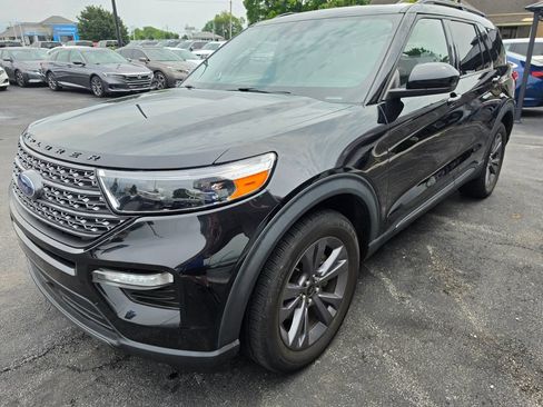 Used 2022 Ford Explorer XLT w/ Equipment Group 202A AWD/4WD image 26