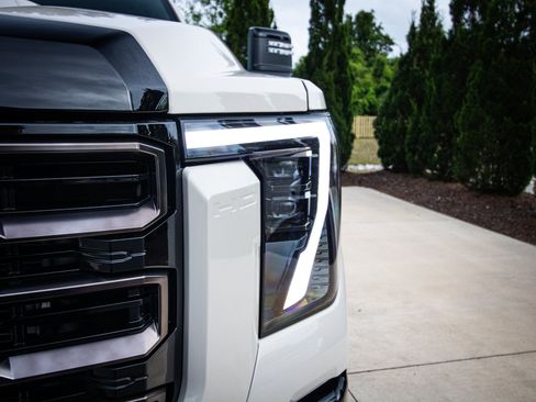 Used 2026 GMC Sierra 2500 AT4X w/ LPO, Black Badging Package AWD/4WD image 6