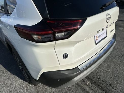Certified 2023 Nissan Rogue SV w/ SV Premium B Package image 31