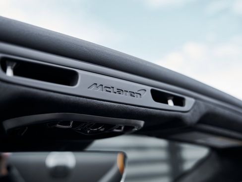 Used 2025 McLaren Artura Spider image 75