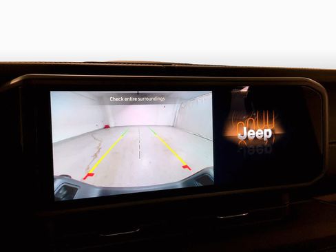Used 2025 Jeep Gladiator Sport w/ Premium Package AWD/4WD image 26