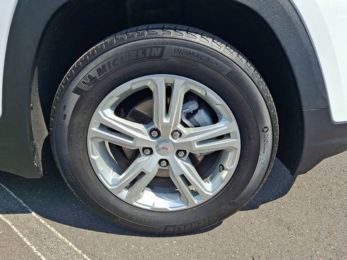 Certified 2024 GMC Terrain SLE FWD image 8