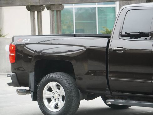 Used 2018 Chevrolet Silverado 1500 LT w/ All Star Edition AWD/4WD image 36