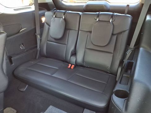 Used 2021 Ford Explorer XLT w/ Equipment Group 202A AWD/4WD image 10