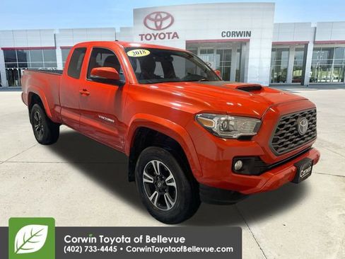 Used 2018 Toyota Tacoma TRD Sport image 1